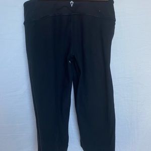 Ivivva revirsable cropped leggings